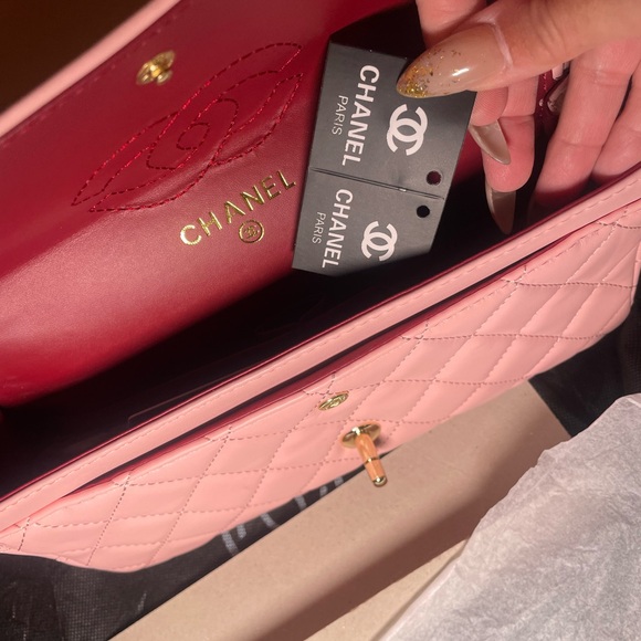 CHANEL Pink Quilted classic lambskin bag with Gold Accents - Picture 1 of 9